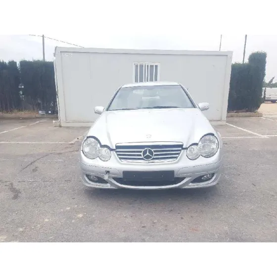 MERCEDES CLASE C (W203) SPORTCOUPE '2004 C 220 CDI (LA) (203.708) GRIS