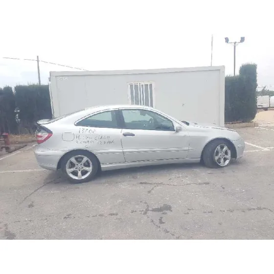 MERCEDES CLASE C (W203) SPORTCOUPE '2004 C 220 CDI (LA) (203.708) GRIS