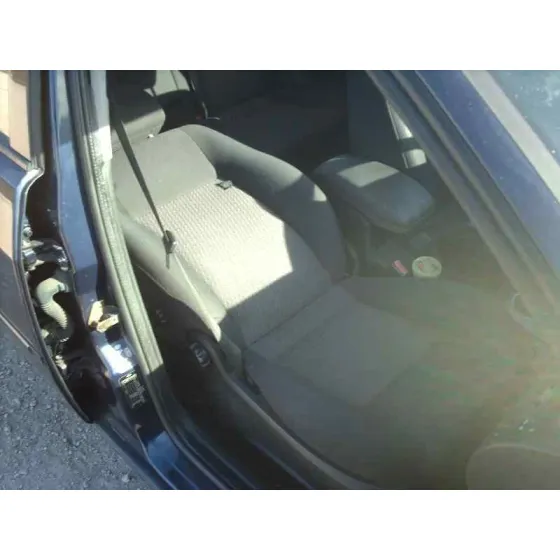 FORD MONDEO BERLINA (GE) '2002 AMBIENTE AZUL