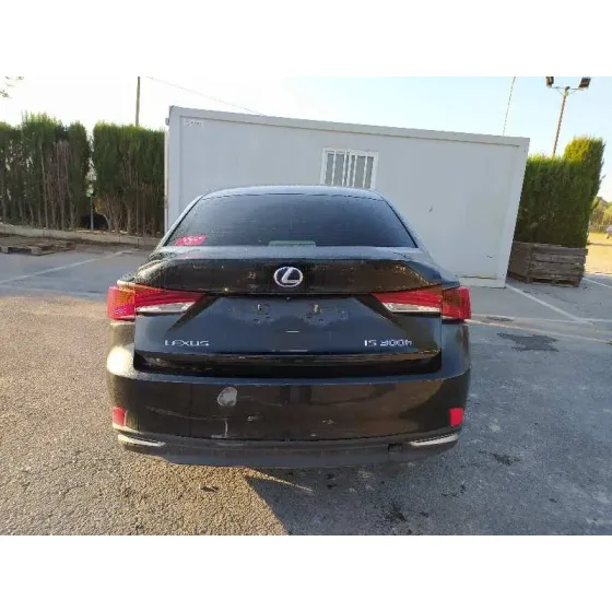 LEXUS IS '2018 300H NEGRO