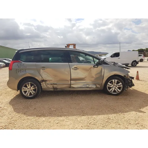 Peugeot 5008 (0U_, 0E_) 2010
