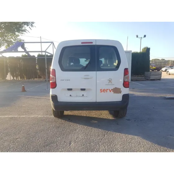 PEUGEOT RIFTER '2022 ACRISTALADA BLANCO