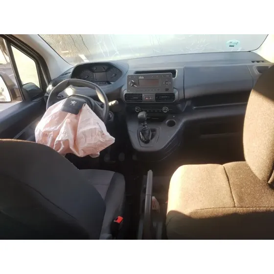 PEUGEOT RIFTER '2022 ACRISTALADA BLANCO