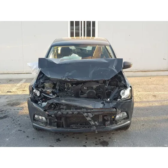 VOLKSWAGEN POLO (6C1) '2015 TRENDLINE NEGRO