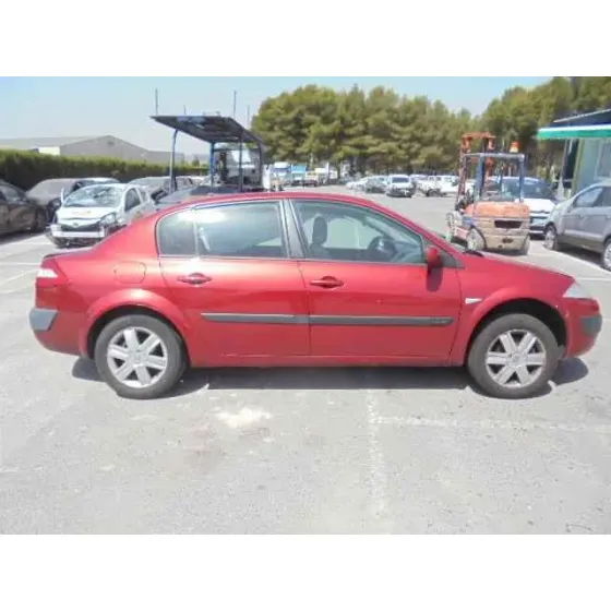 RENAULT MEGANE II CLASSIC BERLINA '2005 CONFORT AUTHENTIQUE GRANATE