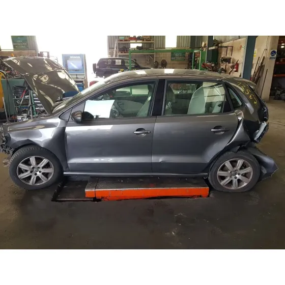 VOLKSWAGEN POLO (6R1) '2009 ADVANCE GRIS