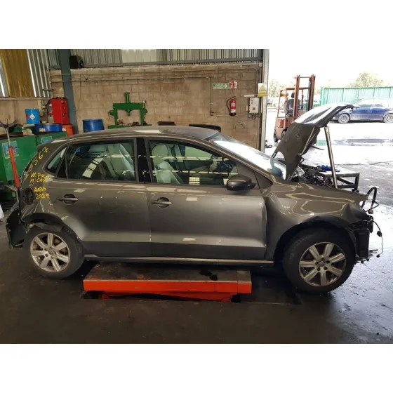 VOLKSWAGEN POLO (6R1) '2009 ADVANCE GRIS