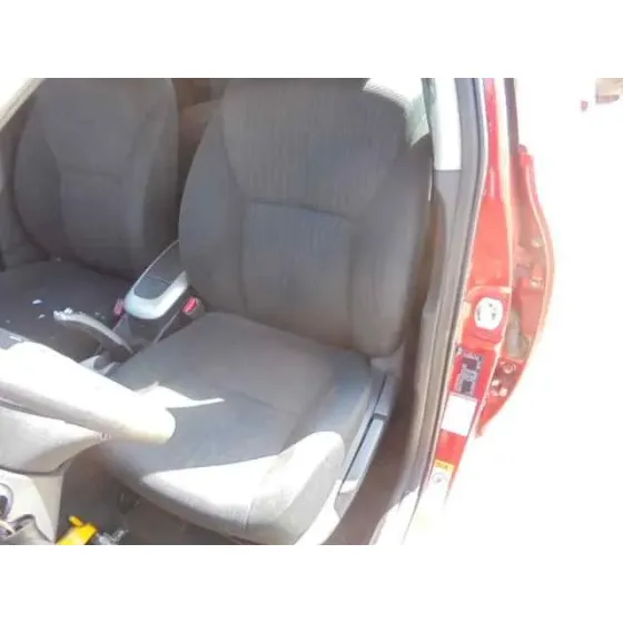 TOYOTA AURIS '2009 ACTIVE ROJO