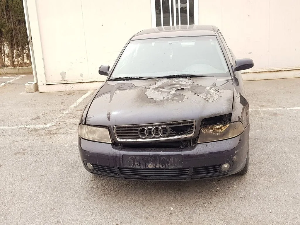 AUDI A4 BERLINA (B5) '2000 1.9 TDI NEGRO