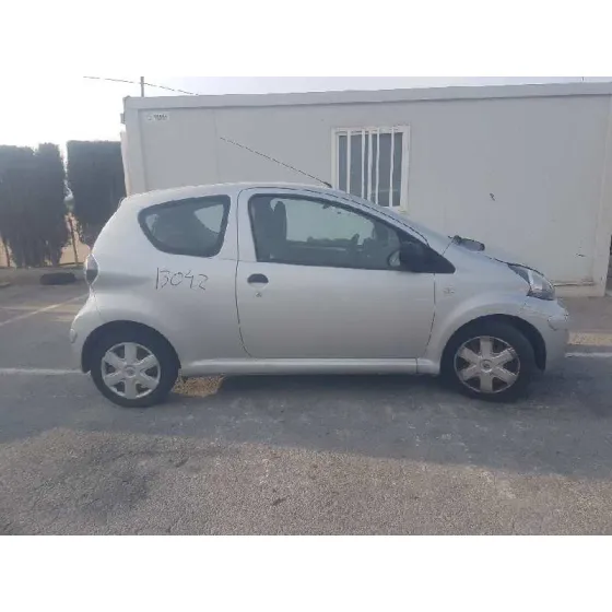 TOYOTA AYGO (KGB/WNB) '2010 BASICO GRIS