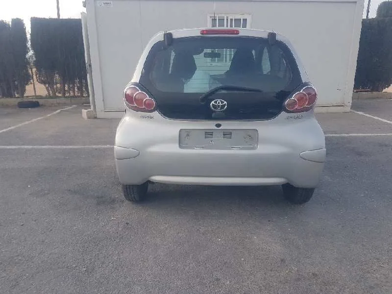 TOYOTA AYGO (KGB/WNB) '2010 BASICO GRIS