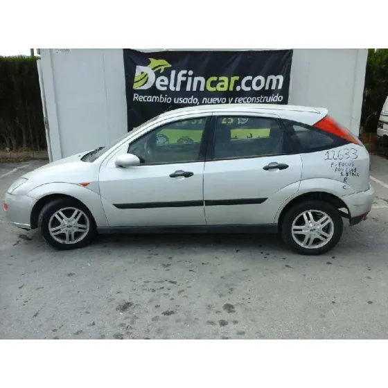 FORD FOCUS BERLINA (CAK) '2001 TREND GRIS PLATA