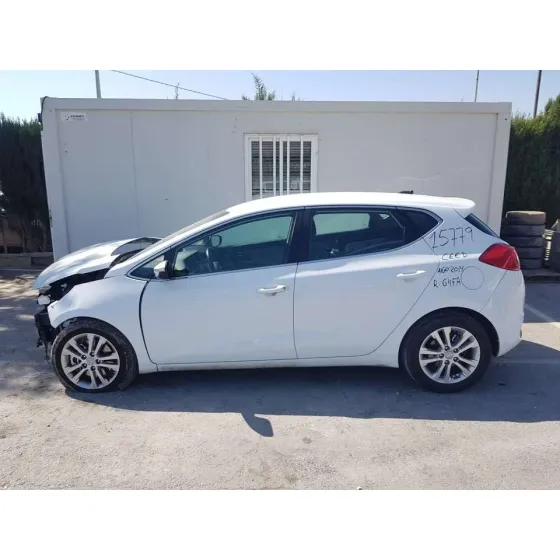 KIA CEE'D '2014 CONCEPT BLANCO
