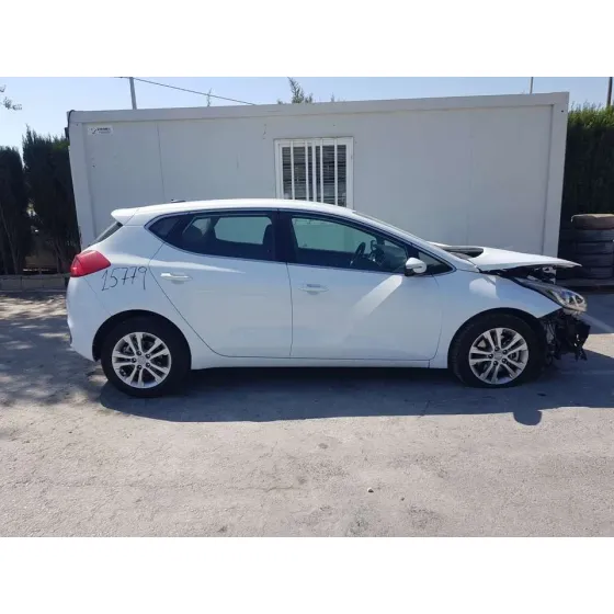 KIA CEE'D '2014 CONCEPT BLANCO