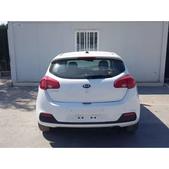 KIA CEE'D '2014 CONCEPT BLANCO