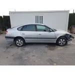 TOYOTA AVENSIS BERLINA (T 22) '2001 2.0 D4-D LUNA (5-PTAS.) GRIS