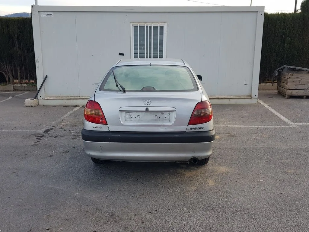 TOYOTA AVENSIS BERLINA (T 22) '2001 2.0 D4-D LUNA (5-PTAS.) GRIS