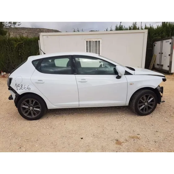 SEAT IBIZA (6J5) '2013 REFERENCE BLANCO