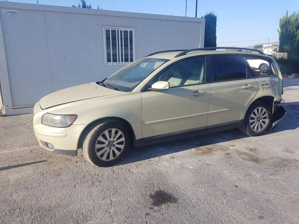 VOLVO V50 FAMILIAR '2006 2.0 D KINETIC VERRDE CLARO