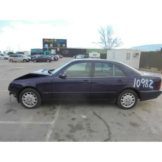 MERCEDES CLASE E (W210) BERLINA DIESEL '2003 270 CDI (210.016) AZUL