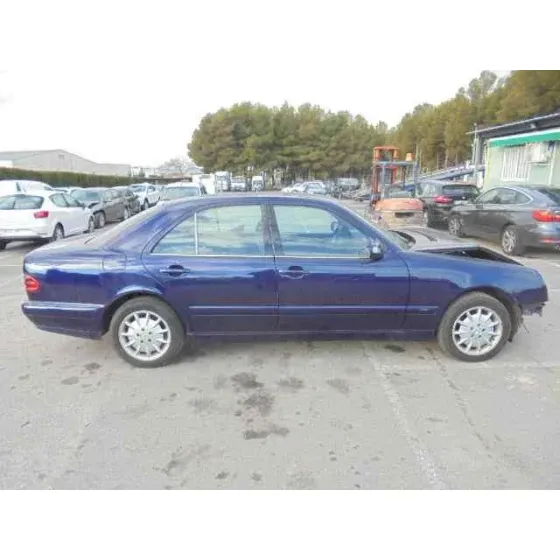 MERCEDES CLASE E (W210) BERLINA DIESEL '2003 270 CDI (210.016) AZUL