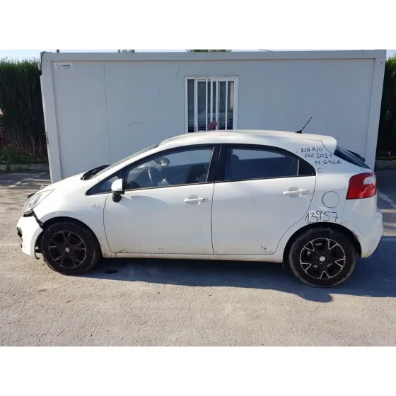 KIA RIO '2014 BASIC BLANCO