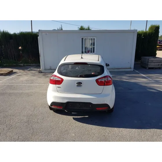 KIA RIO '2014 BASIC BLANCO