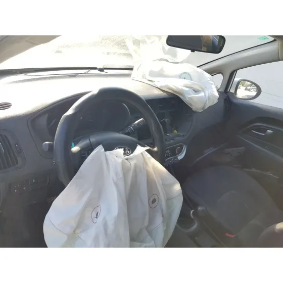 KIA RIO '2014 BASIC BLANCO