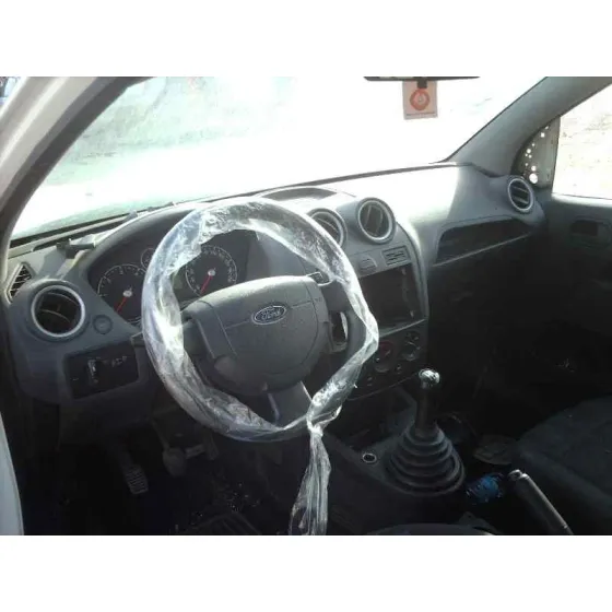 FORD FIESTA (CBK) '2006 AMBIENTE BLANCO