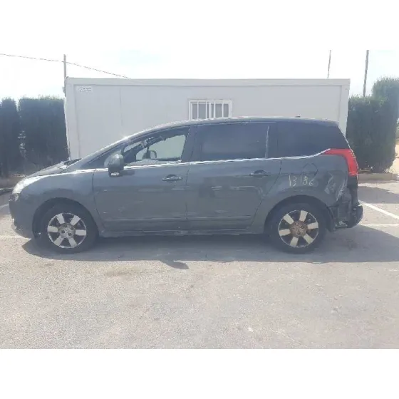 PEUGEOT 5008 '2011 CONFORT GRIS