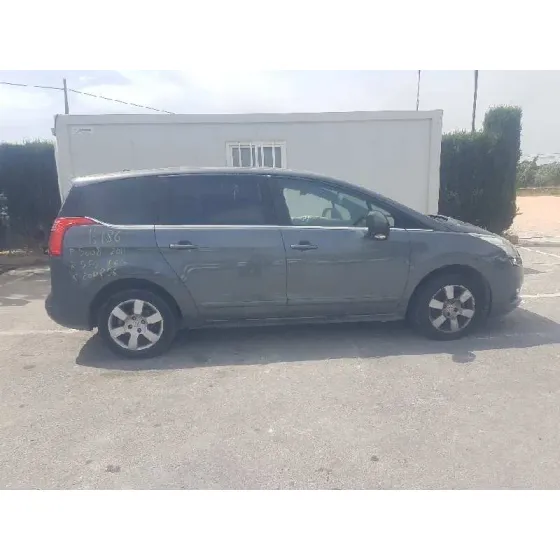 PEUGEOT 5008 '2011 CONFORT GRIS