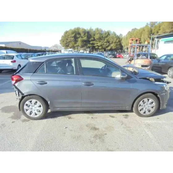 HYUNDAI I20 '2015 CLASSIC GRIS OSCURO