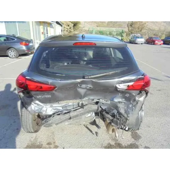 HYUNDAI I20 '2015 CLASSIC GRIS OSCURO