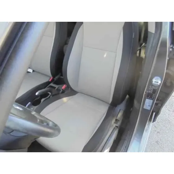 HYUNDAI I20 '2015 CLASSIC GRIS OSCURO