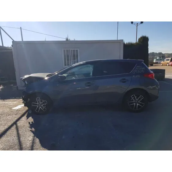 TOYOTA AURIS '2015 ACTIVE GRIS OSCURO