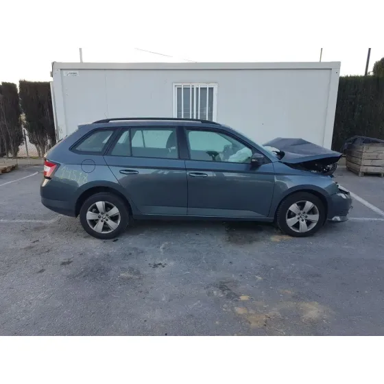 SKODA FABIA COMBI '2017 ACTIVE GRIS OSCURO