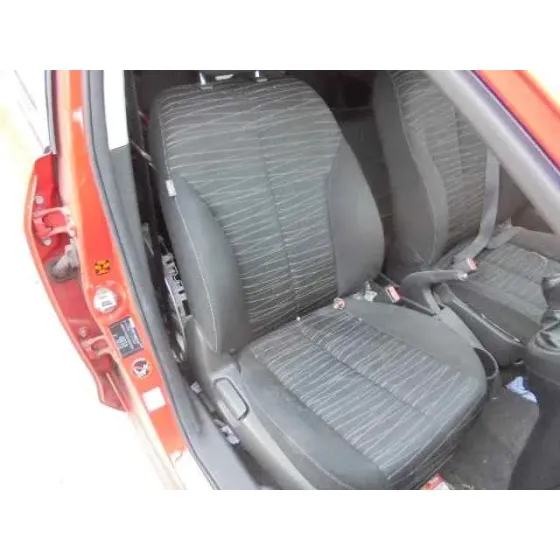 MAZDA 2 LIM. (DE) '2010 1.4 CRTD ACTIVE (5-PTAS.) (50KW) ROJO