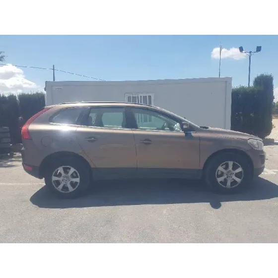 VOLVO XC60 '2010 KINETIC AWD DORADO