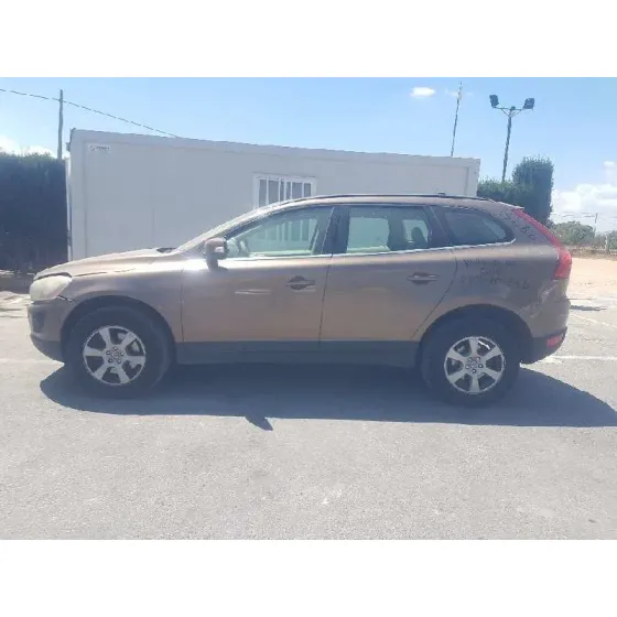 VOLVO XC60 '2010 KINETIC AWD DORADO