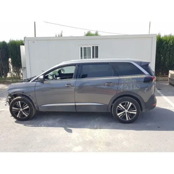 PEUGEOT 5008 '2018 GT LINE 1.5 HDI 130 CV GRIS OSCURO