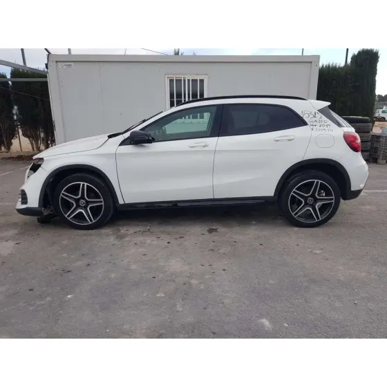 MERCEDES CLASE GLA (W156) '2019 GLA 200 (156.943) BLANCO