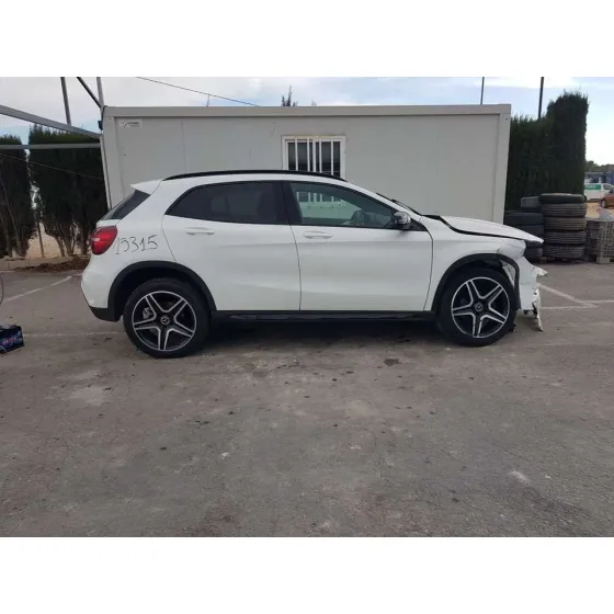 MERCEDES CLASE GLA (W156) '2019 GLA 200 (156.943) BLANCO