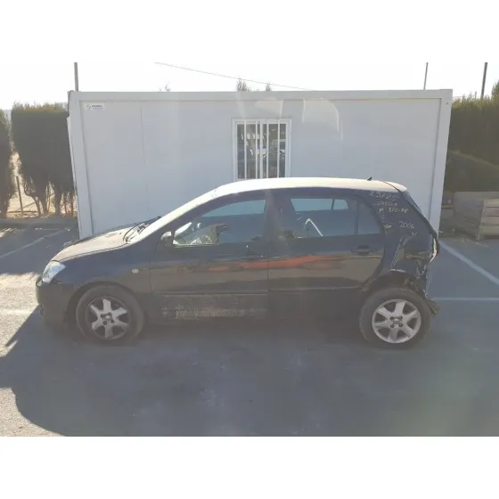 TOYOTA COROLLA (E12) '2006 1.6 LINEA LUNA BERLINA NEGRO