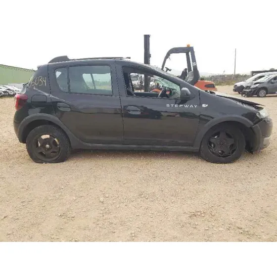 DACIA SANDERO '2016 STEPWAY NEGRO