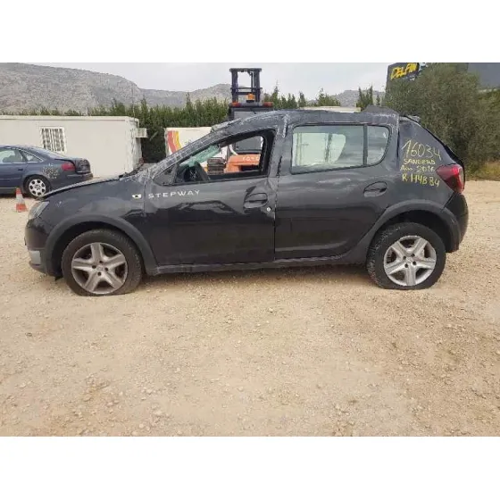 DACIA SANDERO '2016 STEPWAY NEGRO