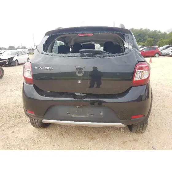 DACIA SANDERO '2016 STEPWAY NEGRO