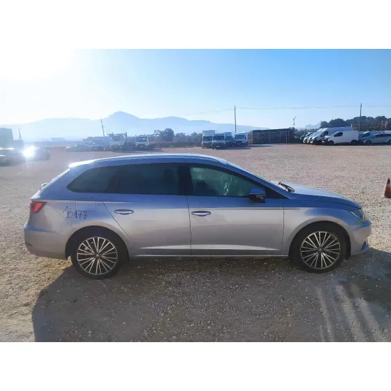 SEAT LEON ST (5F8) '2018 STYLE CONNECT GRIS