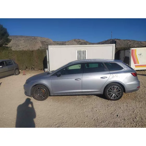 SEAT LEON ST (5F8) '2018 STYLE CONNECT GRIS
