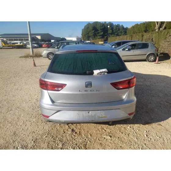 SEAT LEON ST (5F8) '2018 STYLE CONNECT GRIS