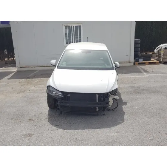 VOLKSWAGEN POLO '2018 ADVANCE BLANCO